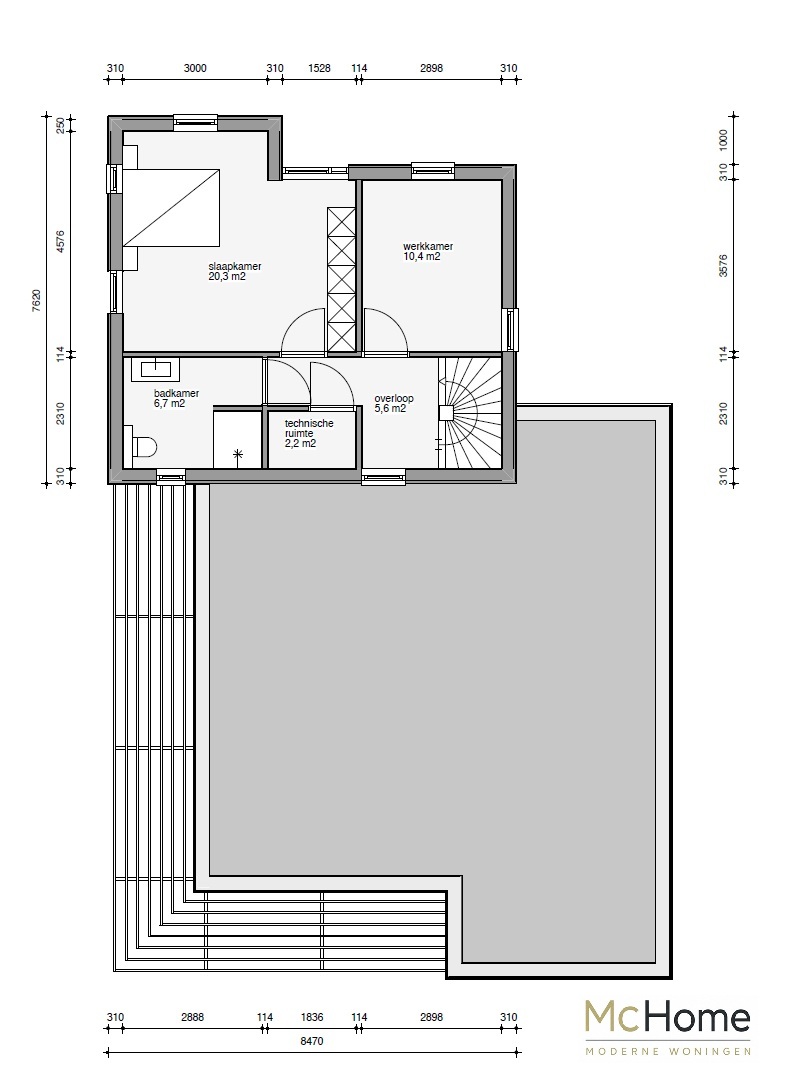 Indelingen van moderne kubistische woning M-329 met plat dak, grote glaspuien en overdekt terras