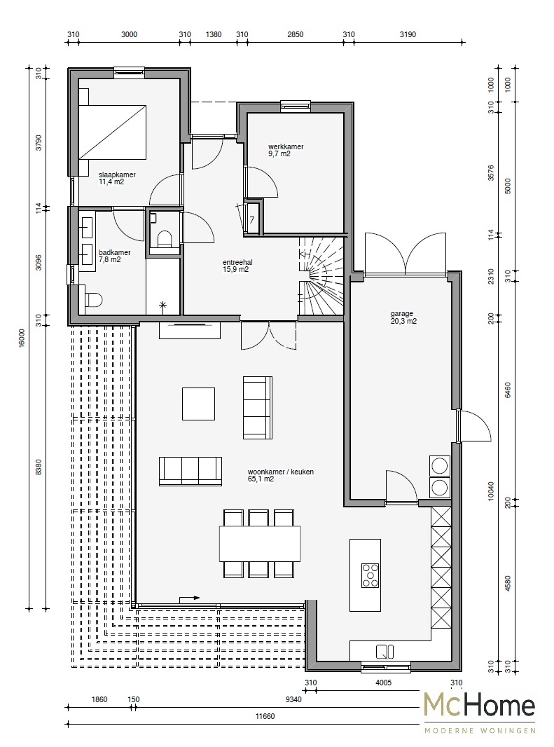 Indelingen van moderne kubistische woning M-329 met plat dak, grote glaspuien en overdekt terras